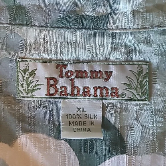 Tommy Bahama Men's XL hawaiin shirt - Picture 2 of 4